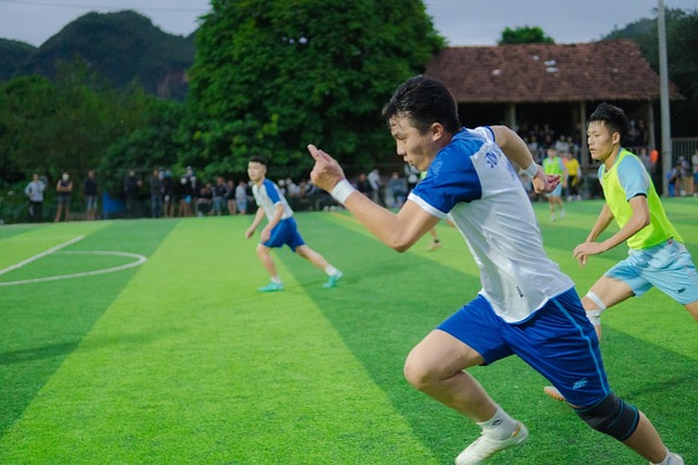 的表现和突 的表现和突